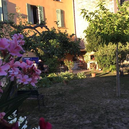Les Lauriers Bed and Breakfast Camps-la-Source Exteriör bild
