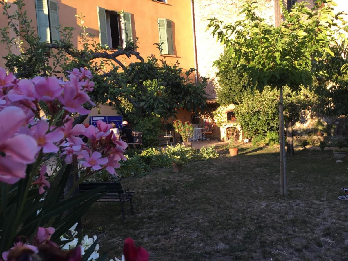 Les Lauriers Bed and Breakfast Camps-la-Source Exteriör bild
